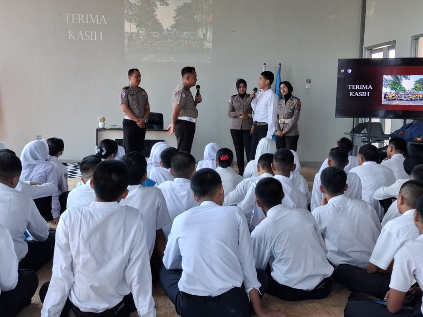 Polres Mojokerto Edukasi Pelajar Tanamkan Budaya Tertib Lalu Lintas dan Cegah Perundungan